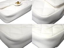 Load image into Gallery viewer, 極美品 CHANEL シャネル ハートチャームチェーンショルダーバッグ ランダムシリアル AS3456 ホワイト ゴールド金具 中古 56468