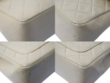 Load image into Gallery viewer, CHANEL シャネル Wフラップショルダーバッグ ラムスキン 0番台 中マトラッセ ゴールド金具 ベージュ 中古 56542