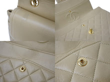 Load image into Gallery viewer, CHANEL シャネル Wフラップショルダーバッグ ラムスキン 0番台 中マトラッセ ゴールド金具 ベージュ 中古 56542