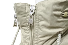 画像をギャラリービューアに読み込む, LOUIS VUITTON ルイヴィトン ジャケット ベージュ ナイロン サイズ38 RW061W WIJA03PJE シルバー金具 美品 中古 56563