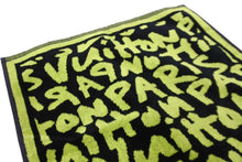 画像をギャラリービューアに読み込む, 極美品 LOUIS VUITTON ルイヴィトン グラフィティ スポーツタオル リストバンド グリーン ピンク 中古 56625