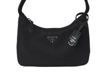 Load image into Gallery viewer, 極美品 PRADA プラダ ショルダーバッグ ホーボー RE-EDITION 1NE515 ナイロン ブラック シルバー金具 中古 56629