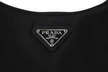 Load image into Gallery viewer, 極美品 PRADA プラダ ショルダーバッグ ホーボー RE-EDITION 1NE515 ナイロン ブラック シルバー金具 中古 56629