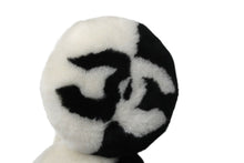 画像をギャラリービューアに読み込む, 極美品 CHANEL シャネル イヤーマフ シアリング ココマーク ブラック ホワイト AA7836B06521 中古 56680