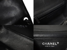 Load image into Gallery viewer, CHANEL シャネル ミニ マトラッセ チェーン ショルダーバッグ 14番台 ブラック ラムスキン ココマーク 鞄 ロゴ 美品 中古 56716