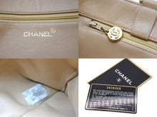 Load image into Gallery viewer, CHANEL シャネル レザー チェーン トートバッグ 3番台 ベージュ ココマーク ロゴ カバン 鞄 肩掛け ゴールド金具 良品 中古 56721