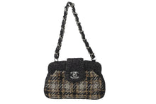 Load image into Gallery viewer, 極美品 CHANEL シャネル マトラッセ ツイード チェーン ワンショルダー バッグ 10番台 マルチカラー ココマーク 鞄 中古 56728