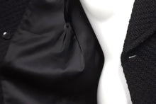 画像をギャラリービューアに読み込む, CHANEL シャネル ジャケット ツイード ショートコート 01A ブラック ココボタン サイズ38 P18440V10526 美品 中古 56731