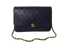Load image into Gallery viewer, CHANEL シャネル ショルダーバッグ マトラッセ シングルフラップ 0番台 レザー ネイビー ゴールド金具 美品 中古 56758