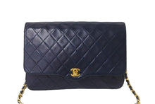 Load image into Gallery viewer, CHANEL シャネル ショルダーバッグ マトラッセ シングルフラップ 0番台 レザー ネイビー ゴールド金具 美品 中古 56758