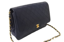 Load image into Gallery viewer, CHANEL シャネル ショルダーバッグ マトラッセ シングルフラップ 0番台 レザー ネイビー ゴールド金具 美品 中古 56758