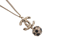 画像をギャラリービューアに読み込む, 極美品 CHANEL シャネル ネックレス B19刻印 ココマーク ぶら下がり ボール ラインストーン ゴールド ブラック 中古 56766