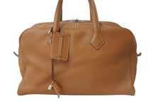 Load image into Gallery viewer, HERMES エルメス ハンドバッグ ボストンバッグ ヴィクトリア43 □K刻印 トゴ ゴールド シルバー金具 美品 中古 56864