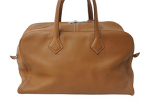 Load image into Gallery viewer, HERMES エルメス ハンドバッグ ボストンバッグ ヴィクトリア43 □K刻印 トゴ ゴールド シルバー金具 美品 中古 56864