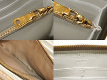 Load image into Gallery viewer, PRADA プラダ 財布 ラウンドファスナー長財布 ビジュー ラインストーン エナメル ベージュ ゴールド金具 中古 56866