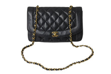 画像をギャラリービューアに読み込む, 極美品 CHANEL シャネル ショルダーバッグ ダイアナ 25 2番台 ラムスキン ブラック ゴールド金具 中古 56888