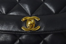 画像をギャラリービューアに読み込む, 極美品 CHANEL シャネル ショルダーバッグ ダイアナ 25 2番台 ラムスキン ブラック ゴールド金具 中古 56888
