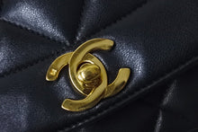 画像をギャラリービューアに読み込む, 極美品 CHANEL シャネル ショルダーバッグ ダイアナ 25 2番台 ラムスキン ブラック ゴールド金具 中古 56888