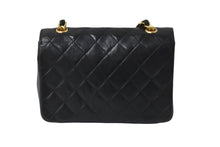 画像をギャラリービューアに読み込む, CHANEL シャネル ミニマトラッセ チェーン ショルダーバッグ 0番台 ラムスキン サークル ココマーク ブラック ロゴ 美品 中古 56924