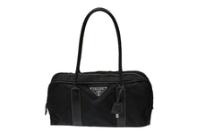 Load image into Gallery viewer, PRADA プラダ ハンドバッグ トライアングルロゴ ブラック シルバー金具 ナイロン レザー 良品 中古 56963
