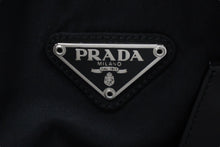 Load image into Gallery viewer, PRADA プラダ トートバッグ ハンドバッグ トライアングルロゴ ブラック シルバー金具 ナイロン 美品 中古 56972