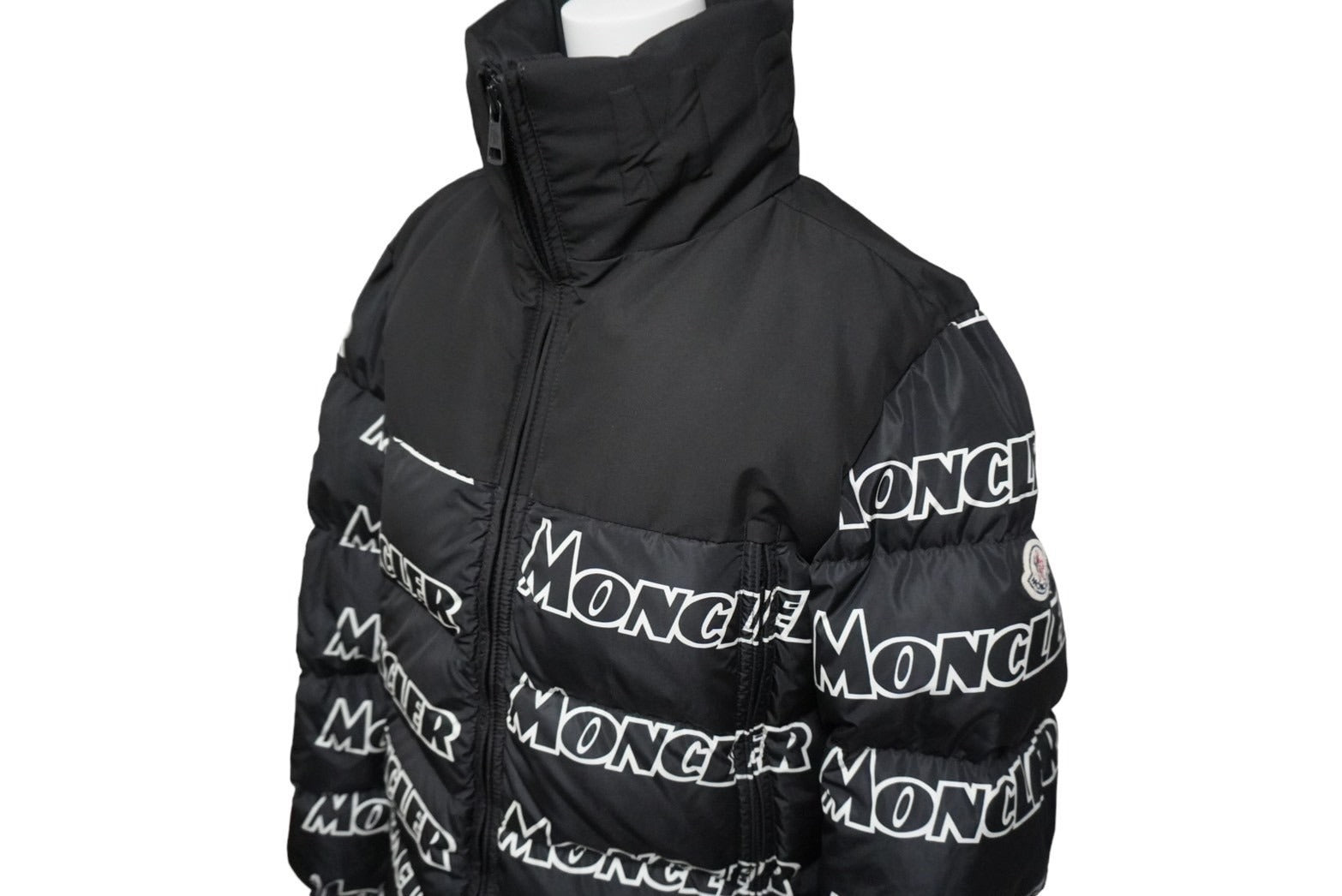 MONCLER モンクレ－ル ダウンジャケット FAIVELEY ファヴレ E20914132685 539NE 2 ブラック 良品 中古 57013  – Casanova Vintage