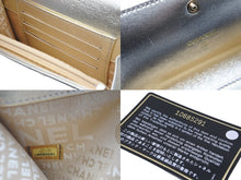 Load image into Gallery viewer, CHANEL シャネル 二つ折り財布 スパークリングデニム ココマーク 10番台 2006年 キャンバス インディゴ ゴールド 美品 中古 57166
