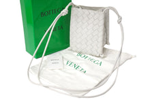 Load image into Gallery viewer, BOTTEGAVENETA ボッテガヴェネタ ショルダーバッグ ミニ ザ ノット イントレチャート ホワイト 639293 美品 中古 57529