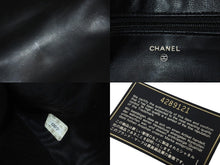 画像をギャラリービューアに読み込む, CHANEL シャネル ポーチ 化粧ポーチ キャビアスキン ココマーク 4番台 ブラック ゴールド金具 美品 中古 57551