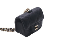 画像をギャラリービューアに読み込む, CHANEL シャネル AIR PODS ケース ココマーク マトラッセ AP1739 31番台 キャビアスキン ブラック ゴールド金具 美品 中古 57639