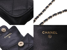 画像をギャラリービューアに読み込む, CHANEL シャネル AIR PODS ケース ココマーク マトラッセ AP1739 31番台 キャビアスキン ブラック ゴールド金具 美品 中古 57639