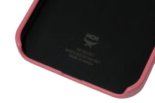 Load image into Gallery viewer, 新品未使用品 MCM エムシーエム スマホケース カードケース付き iPhone12 MXECSSX01 ピンク レザー ゴールド金具 中古 57770