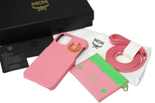 Load image into Gallery viewer, 新品未使用品 MCM エムシーエム スマホケース カードケース付き iPhone12 MXECSSX01 ピンク レザー ゴールド金具 中古 57771