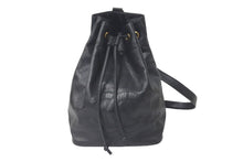 Load image into Gallery viewer, CHANEL シャネル 巾着ショルダーバッグ デカココマーク 1番台 キャビアスキン ブラック ゴールド金具 美品 中古 57790