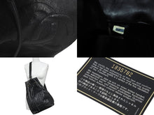 Load image into Gallery viewer, CHANEL シャネル 巾着ショルダーバッグ デカココマーク 1番台 キャビアスキン ブラック ゴールド金具 美品 中古 57790