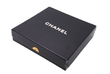 Load image into Gallery viewer, CHANEL シャネル ヴィンテージ チェーンベルト メダルチェーン GP レザー ゴールド ブラック 364g 美品 中古 57830