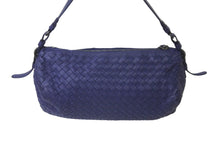 Load image into Gallery viewer, BOTTEGAVENETA ボッテガヴェネタ ショルダーバッグ イントレチャート BO1028601 ネイビー マットブラック金具 美品 中古 57872