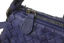 Load image into Gallery viewer, BOTTEGAVENETA ボッテガヴェネタ ショルダーバッグ イントレチャート BO1028601 ネイビー マットブラック金具 美品 中古 57872