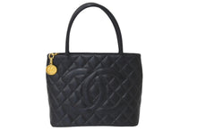 画像をギャラリービューアに読み込む, CHANEL シャネル ハンドバッグ 復刻トート キャビアスキン マトラッセ ココマーク 5番台 ゴールド金具 美品 中古 57971