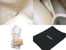 Load image into Gallery viewer, CHANEL シャネル チェーンショルダーバッグ 8番台 マトラッセ 25 Wフラップ ラムスキン ベージュ ゴールド金具 美品 中古 57977