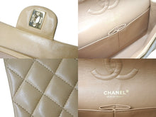 Load image into Gallery viewer, CHANEL シャネル チェーンショルダーバッグ 8番台 マトラッセ 25 Wフラップ ラムスキン ベージュ ゴールド金具 美品 中古 57977
