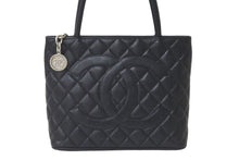 画像をギャラリービューアに読み込む, 極美品 CHANEL シャネル 復刻トートバッグ A01804 ココマーク 6番台 2000年 キャビアスキン ブラック シルバー金具 中古 58025