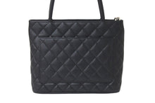 画像をギャラリービューアに読み込む, 極美品 CHANEL シャネル 復刻トートバッグ A01804 ココマーク 6番台 2000年 キャビアスキン ブラック シルバー金具 中古 58025