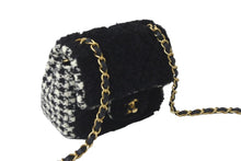 画像をギャラリービューアに読み込む, CHANEL シャネル ショルダーバッグ ミニマトラッセ ココマーク 格⼦柄 ムートン ツイード ブラック 30番台 美品 中古 58179