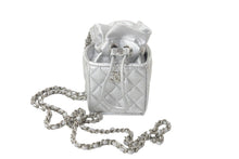 画像をギャラリービューアに読み込む, 極美品 CHANEL シャネル ショルダーバッグ チェーンショルダー ラムスキン マトラッセ 31番台 メタリックシルバー 中古 58294