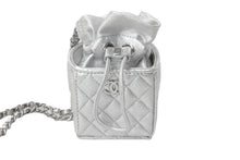 画像をギャラリービューアに読み込む, 極美品 CHANEL シャネル ショルダーバッグ チェーンショルダー ラムスキン マトラッセ 31番台 メタリックシルバー 中古 58294