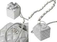 画像をギャラリービューアに読み込む, 極美品 CHANEL シャネル ショルダーバッグ チェーンショルダー ラムスキン マトラッセ 31番台 メタリックシルバー 中古 58294