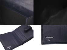 画像をギャラリービューアに読み込む, CHANEL シャネル 二つ折り財布 小銭入れ 16番台 2012年 ココマーク キャビアスキン ネイビー シルバー金具 良品 中古 58326