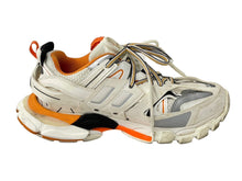 画像をギャラリービューアに読み込む, BALENCIAGA バレンシアガ スニーカー Track トラック エンボスロゴ 542023 ホワイト オレンジ サイズ42 良品 中古 58374