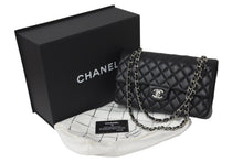 画像をギャラリービューアに読み込む, 極美品 CHANEL マトラッセWフラップチェーンショルダー 19番台 25cm ショルダーバッグ ブラック×シルバー金具 ラムスキン 中古 58447